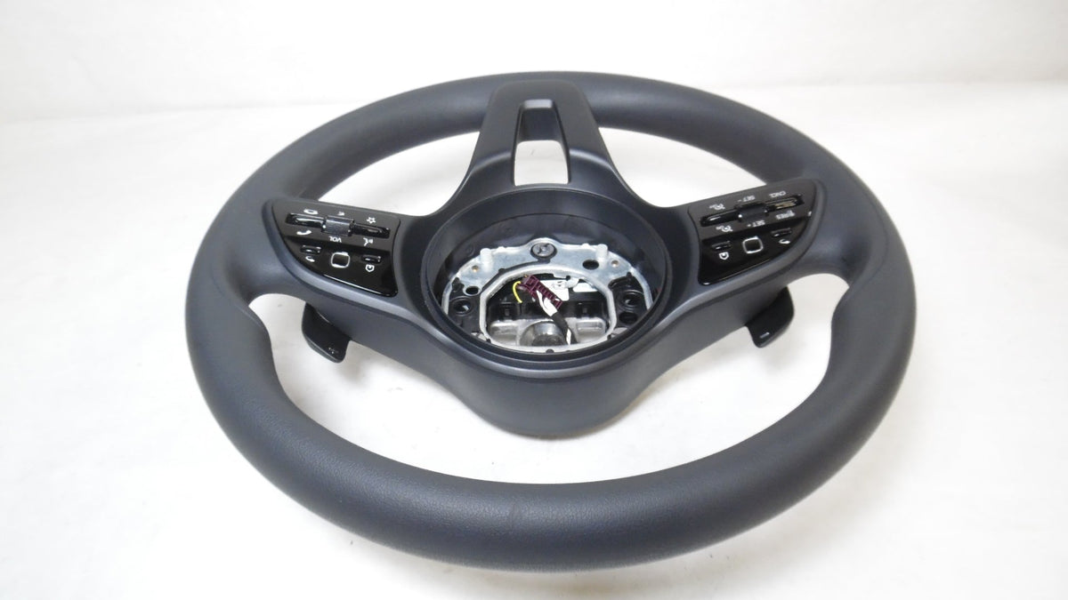 Pre-Owned 23 Mercedes Sprinter 2500 Urethane Steering Wheel w/ Controls & Paddle Shift OEM (Good)